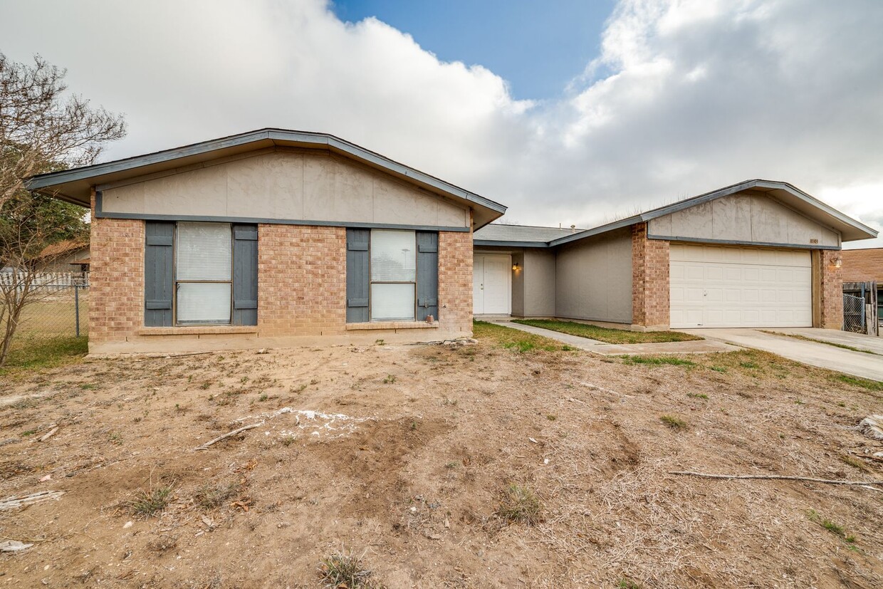 Primary Photo - 3-BEDROOM HOME IN HERITAGE FARM