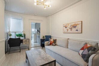 Building Photo - 1420 Rue Notre-Dame Ouest-SI ID1602242P