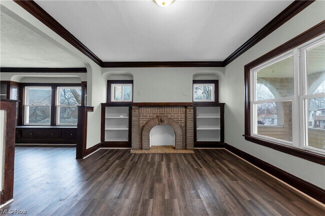 Building Photo - 3878 E 147th St