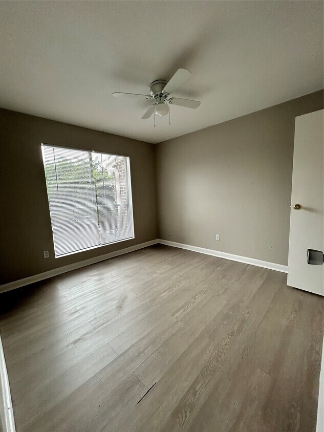 Foto del edificio - 3900 Woodchase Dr