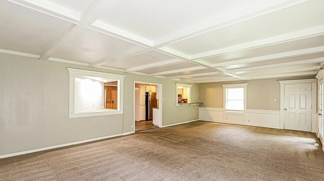 Building Photo - 3216 Englewood Terrace
