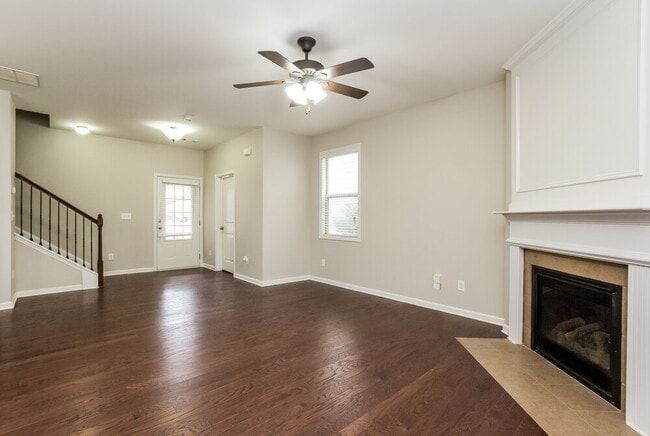 Building Photo - 275 Shaw Dr