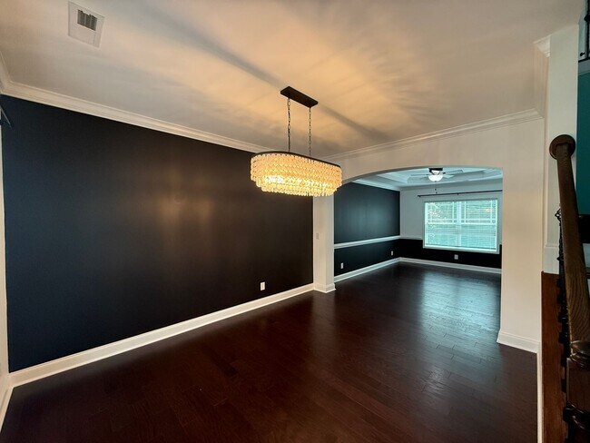 Foto del edificio - 4 Bedroom Home on a Cul-de-Sac with Lawn Care Included!