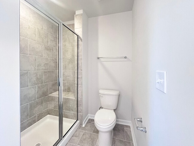 Building Photo - 1988 Rosedale Ridge Ave