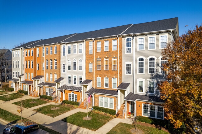 301 Cross Green St - Cross Green Condominiums