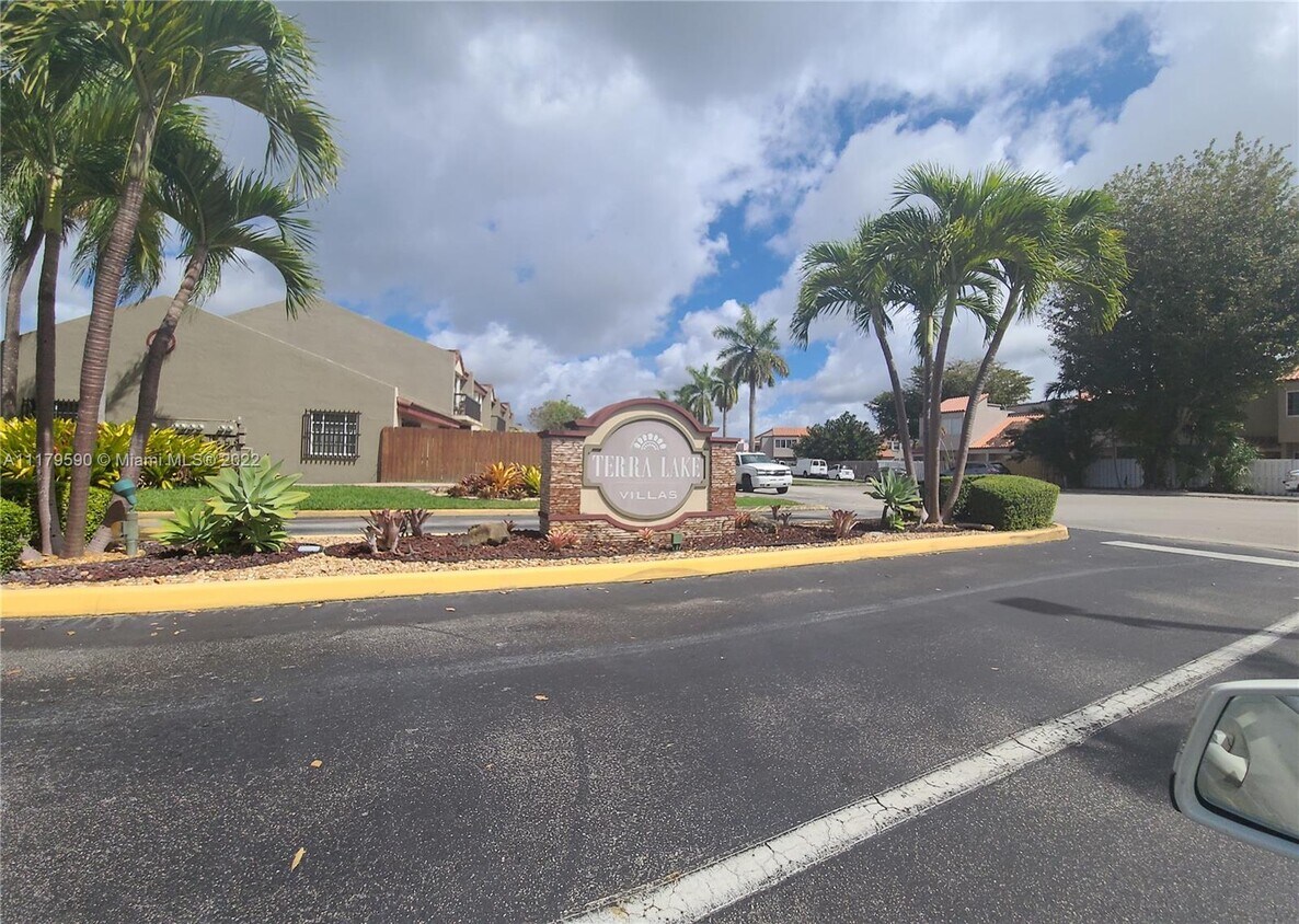 Primary Photo - 6415 SW 129th Pl