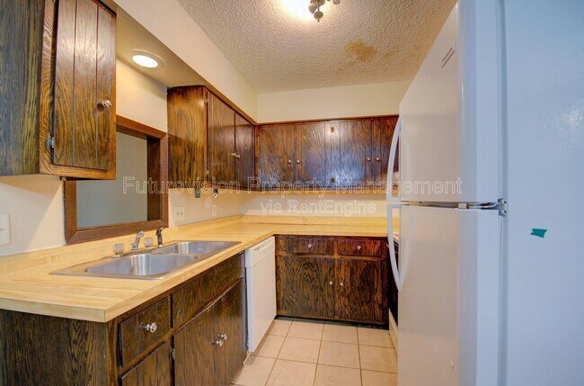 Foto del edificio - 2224 Oneida St