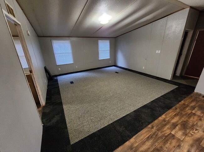 Building Photo - 560 Wynn Rd