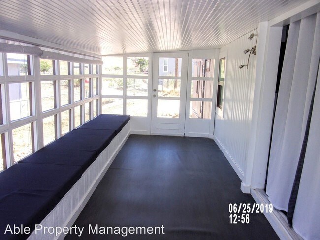 Building Photo - 2 br, 1 bath House - 8708 Thistle Court