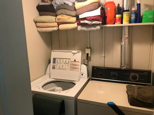 Laundry - 1604 Gompers Ave