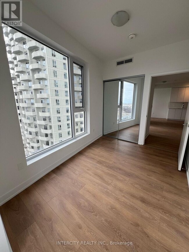Building Photo - 498-1498 Caldari Rd