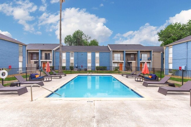 Building Photo - Westwood Park Apartments
