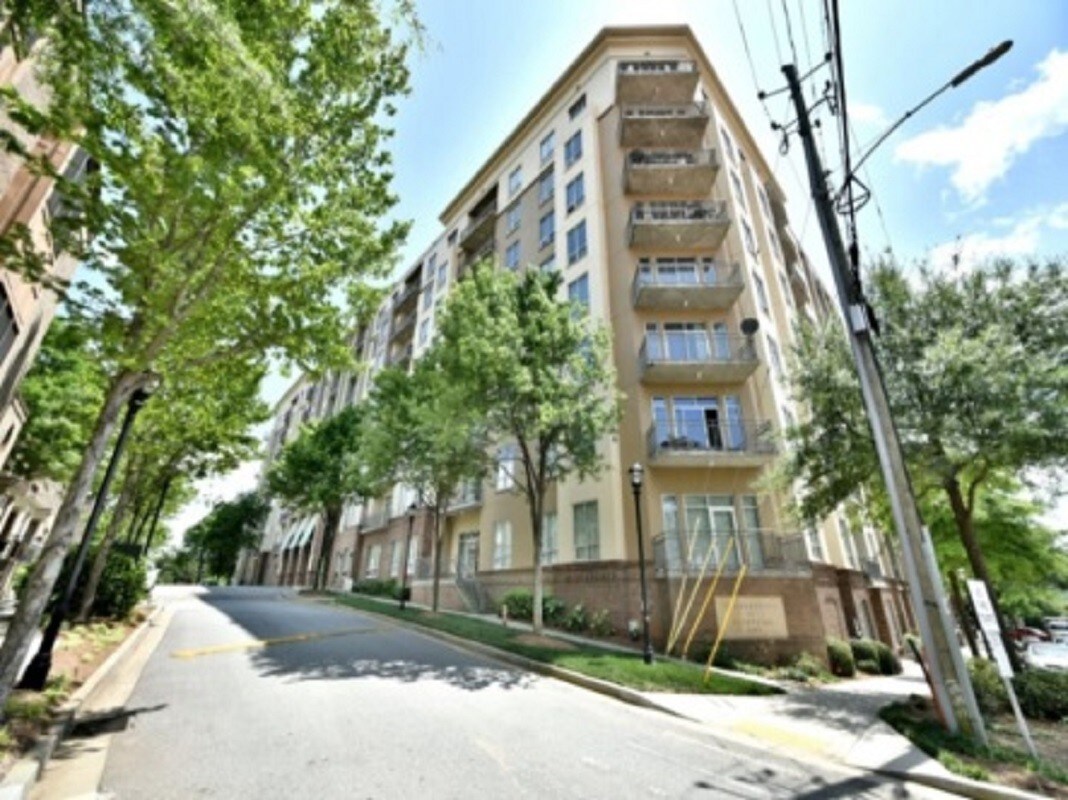Primary Photo - 711 Cosmopolitan Dr NE