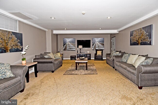 Building Photo - 1900 Lyttonsville Rd