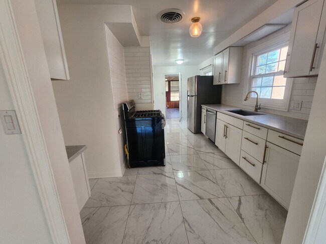 Foto del edificio - 3532 Normandy Rd