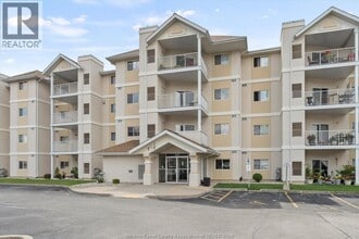 Building Photo - 1547 Grand Marais Rd W