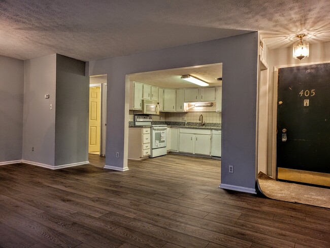Foto del edificio - 1625 Woodrow Dr