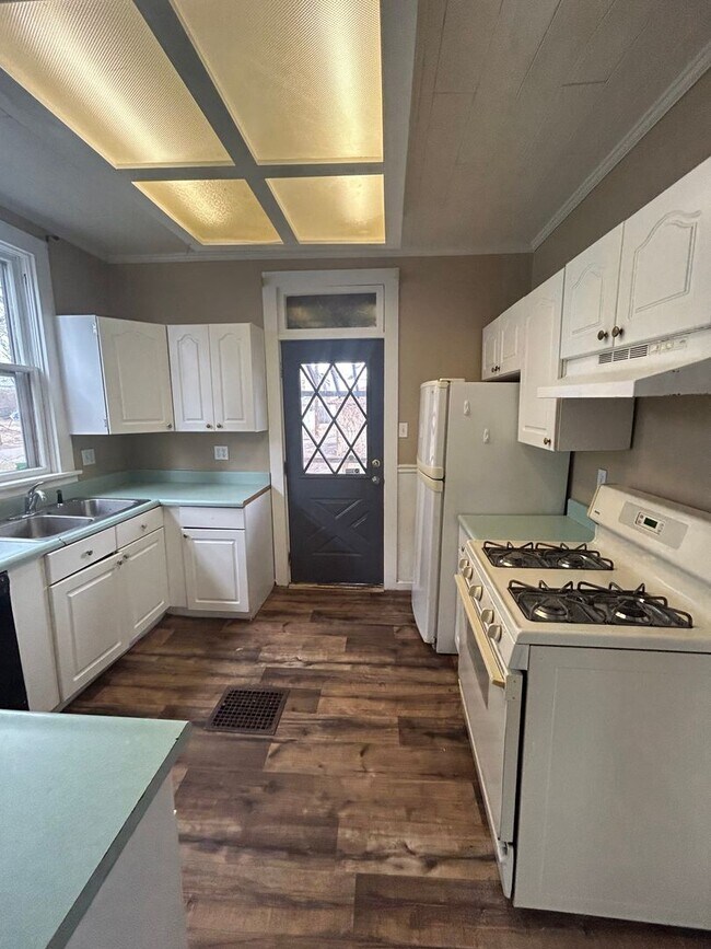 Foto del edificio - 842 Poplar St