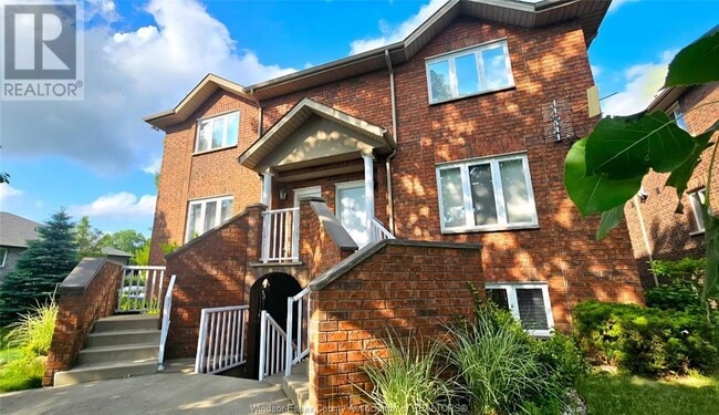 Building Photo - 1805 Northway Ave