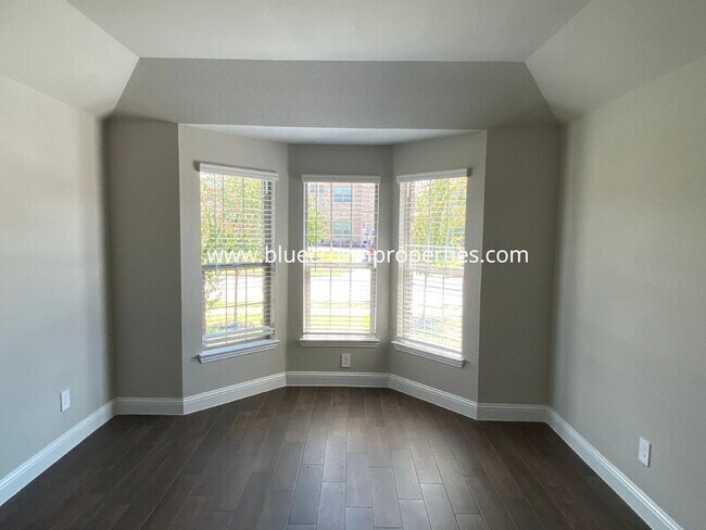 Foto del edificio - 1132 Red Hawk Ln
