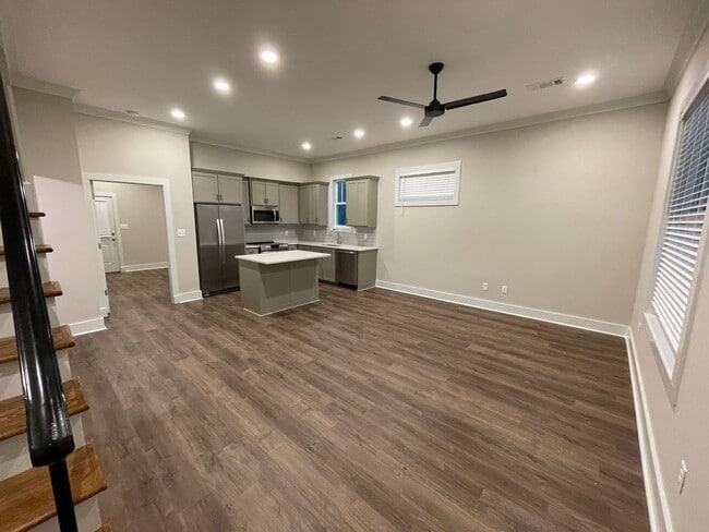 Photo - 3BD/3BA in Savannah Square! House