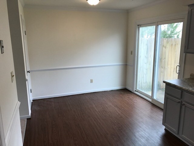Foto del edificio - 3 Bedroom Townhouse in Virginia Beach