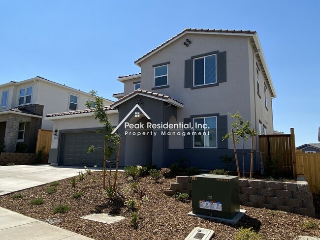 Building Photo - Brand New Folsom 4bd/3ba Home with 2 Car G...