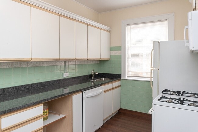 Building Photo - 4512 N Laporte Ave