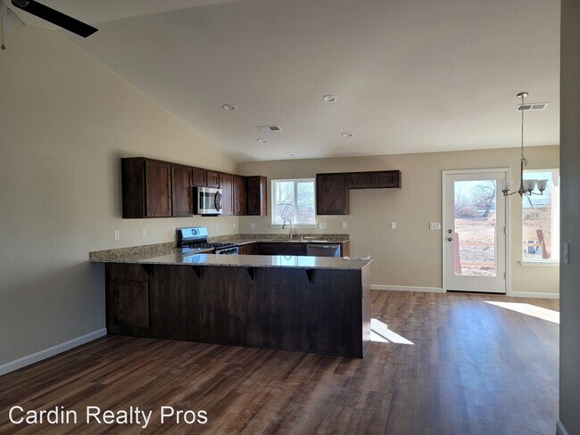 Building Photo - 4 br, 2 bath House - 2755 Ladera