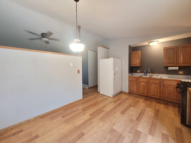Building Photo - 5109 Primrose Ave SE