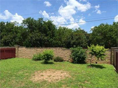 Building Photo - 1098 Giberson Way
