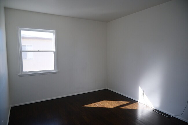 Foto del edificio - 5707 Clemson St