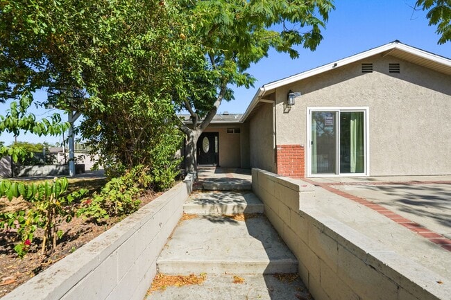 Building Photo - 12755 Judd St