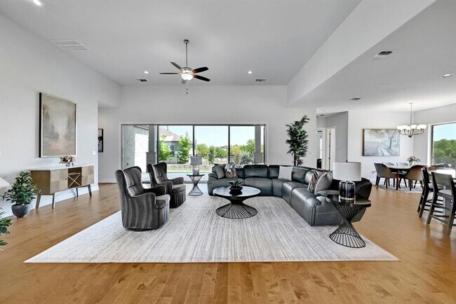 Building Photo - 4809 Serene Hills Dr