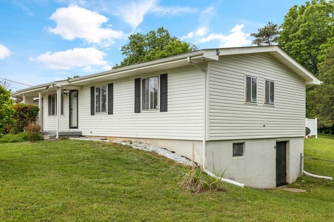 Front view - 1225 Ferd Hickey Rd