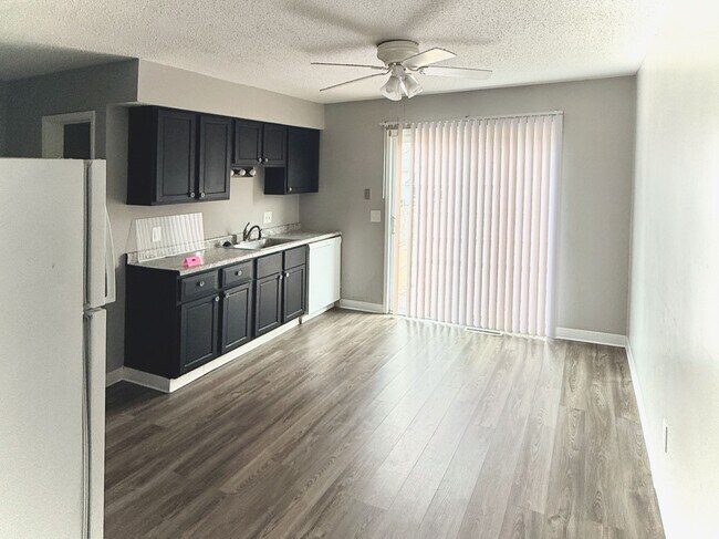 Foto del edificio - 5438 N Division St