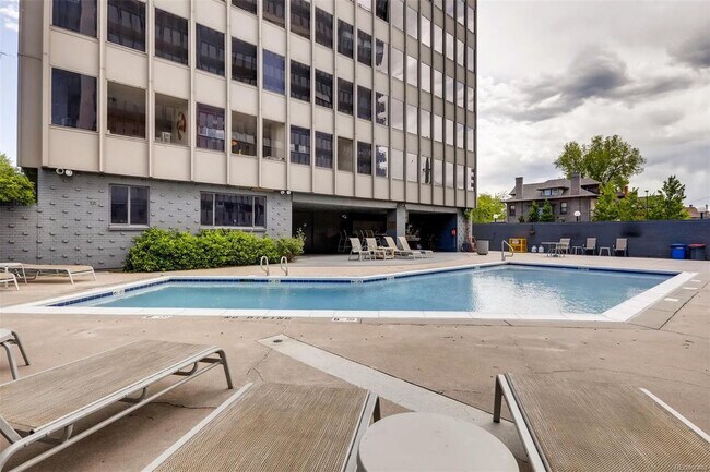 Foto del edificio - 789 N Clarkson St