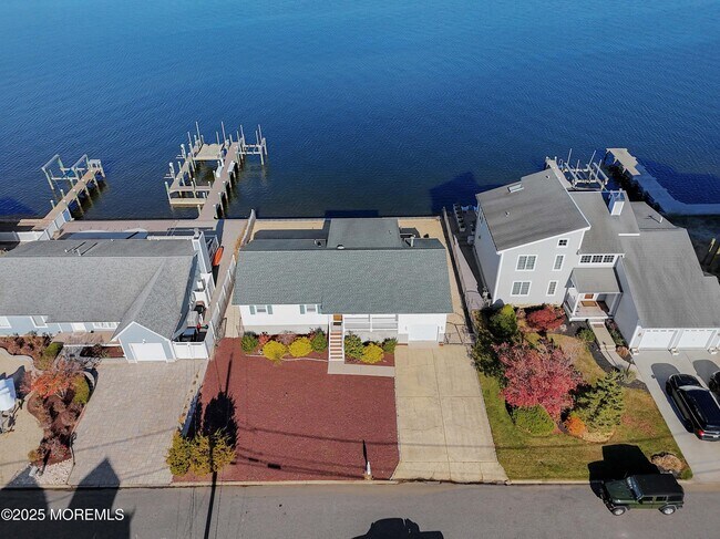 Foto del edificio - 1828 Ensign Ct