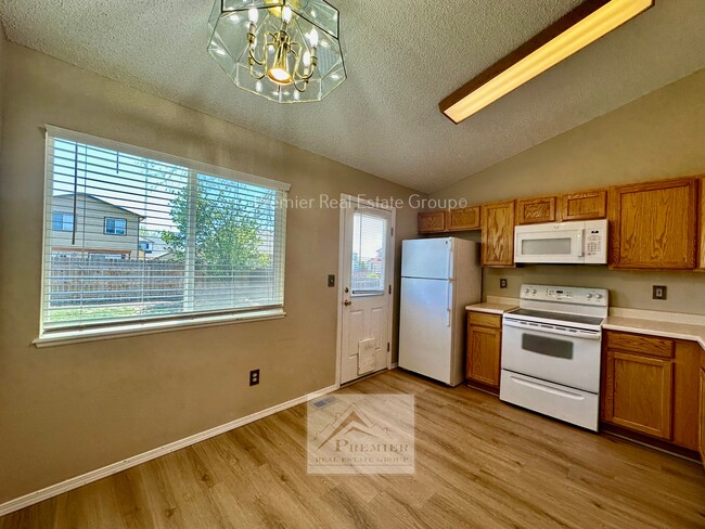 Foto del edificio - 7715 Middle Bay Way