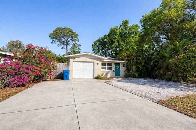 Photo - 3975 Porpoise Dr SE House