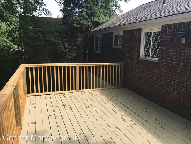 Building Photo - 3 br, 1 bath House - 424 Rose Ave