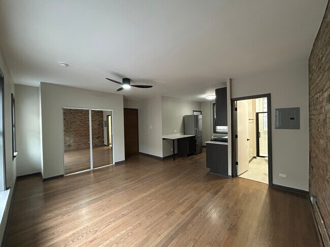 Foto del edificio - 728 W Barry