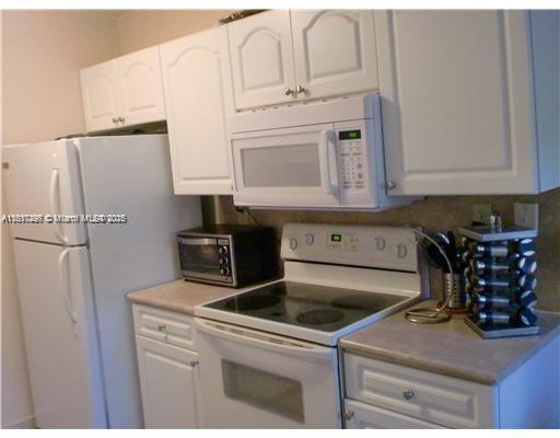 Foto del edificio - 9766 NW 48th Terrace