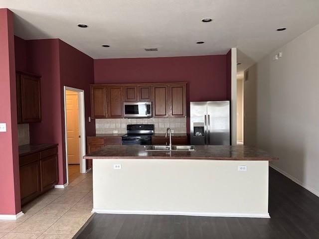 Foto del edificio - 400 Angler Dr