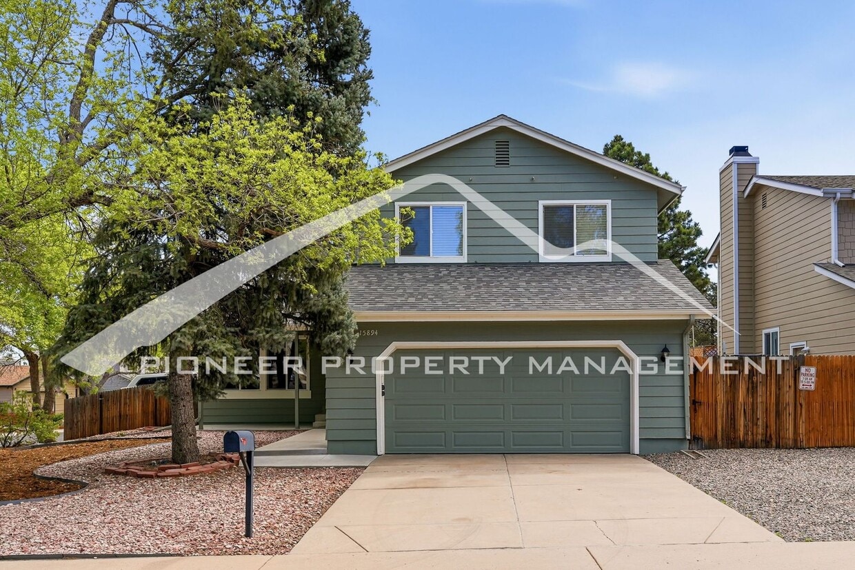 Beautiful Single Family Home Fenced in Yard and Central AC - Beautiful Single Family Home Fenced in Yard and Central AC