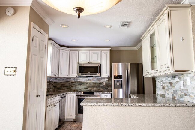 Building Photo - 14515 Wunderlich Dr