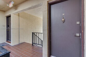 Building Photo - 13726 SW 90th Ave