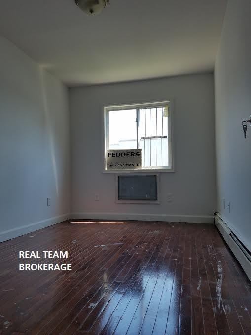 Building Photo - 113 Thatford Ave