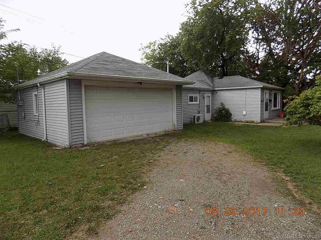 11011 Essex Ave, Warren, MI 48089 House Rental in Warren, MI