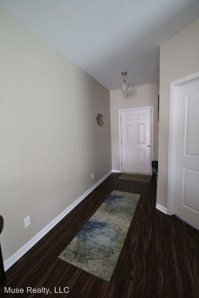 Building Photo - 3 br, 2.5 bath House - 814 Summerlake Drive